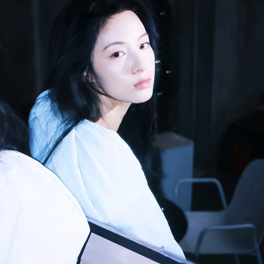 怎么办！高冷教官一亲就红温